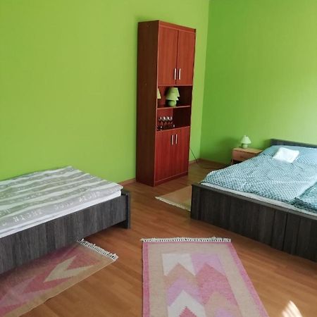 Ferienwohnung Rokus Apartman Szegedin Exterior foto